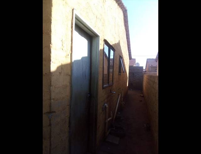2 BEDROOM HOUSE FOR SALE IN SOSHANGUVE XX